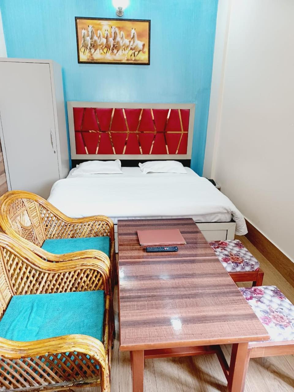 Paradise Home Stay Rāni Pokhri エクステリア 写真